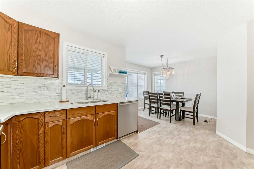 206 Evansmeade Close NW, Calgary — photo 5 of 37