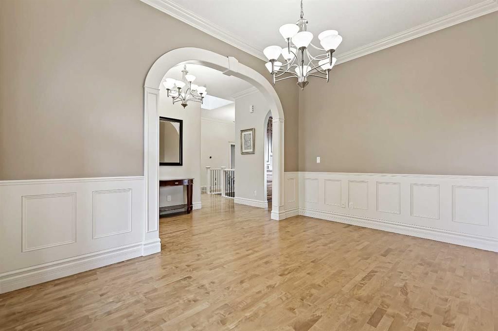 49 Royal Highland Road NW, Calgary — photo 4 of 50