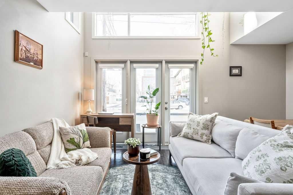 2, 52 6 Street NE, Calgary — photo 3 of 36