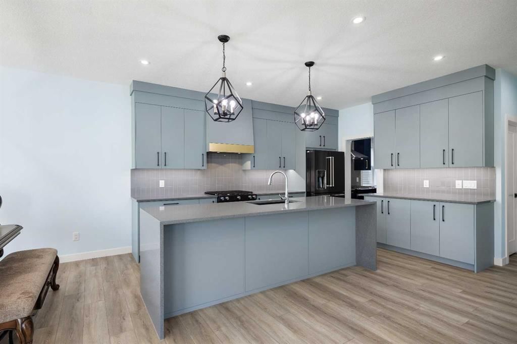 22 Crimson Ridge Cove NW, Calgary — photo 3 of 49