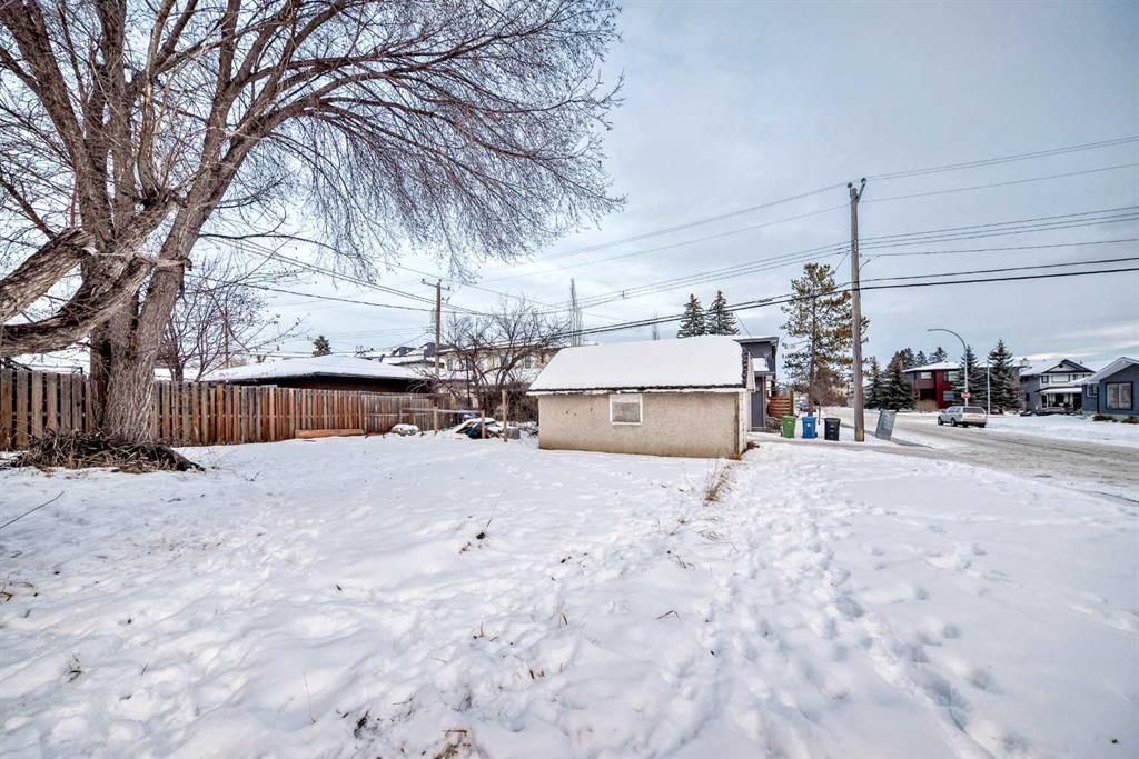 2238 32 Street SW, Calgary — photo 3 of 17