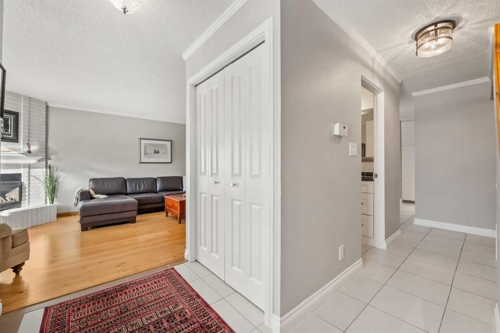 17, 714 Willow Park Drive SE, Calgary — photo 3 of 50