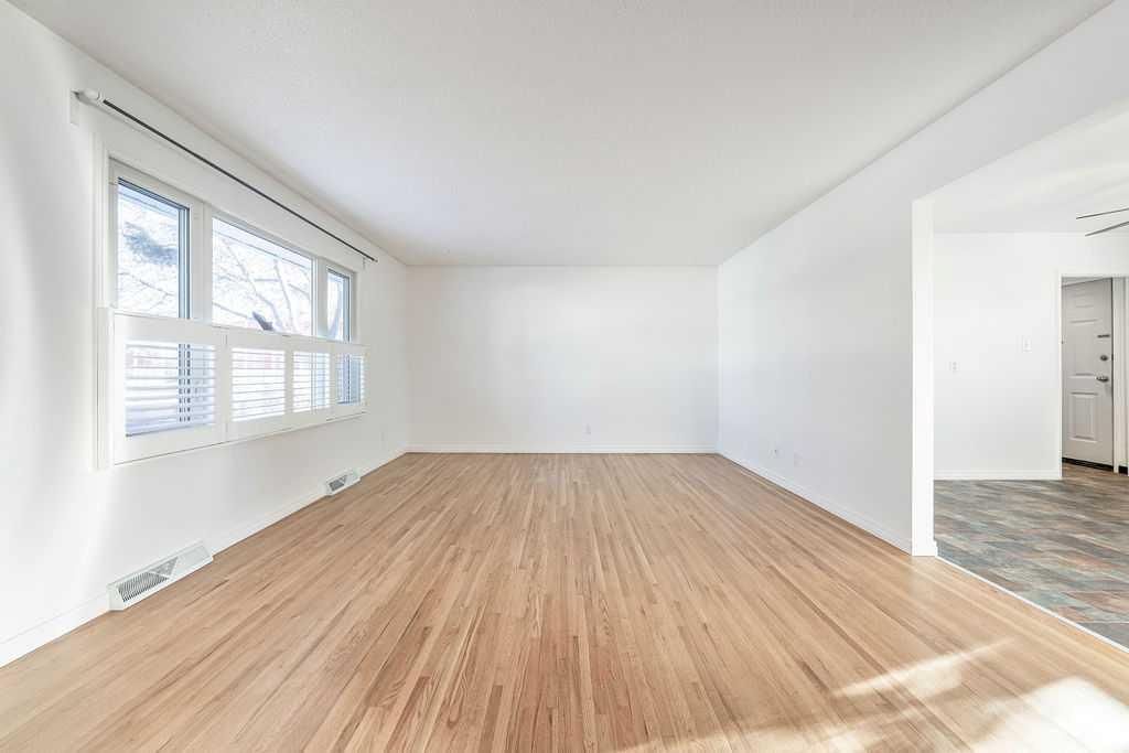 31 Arbour Crescent SE, Calgary — photo 3 of 50