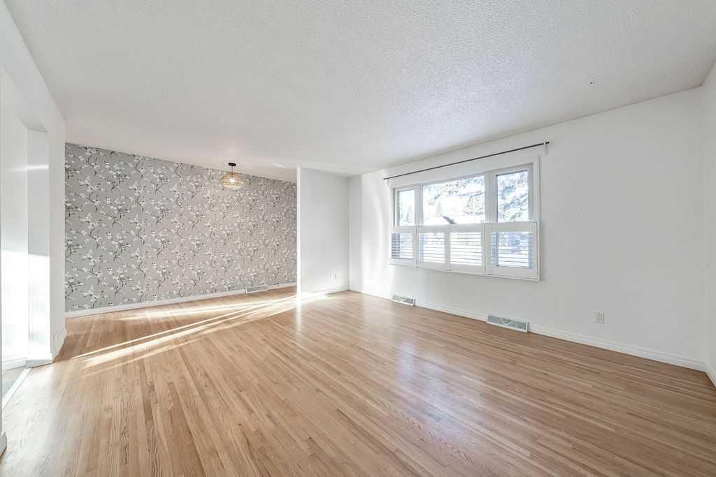 31 Arbour Crescent SE, Calgary — photo 5 of 50