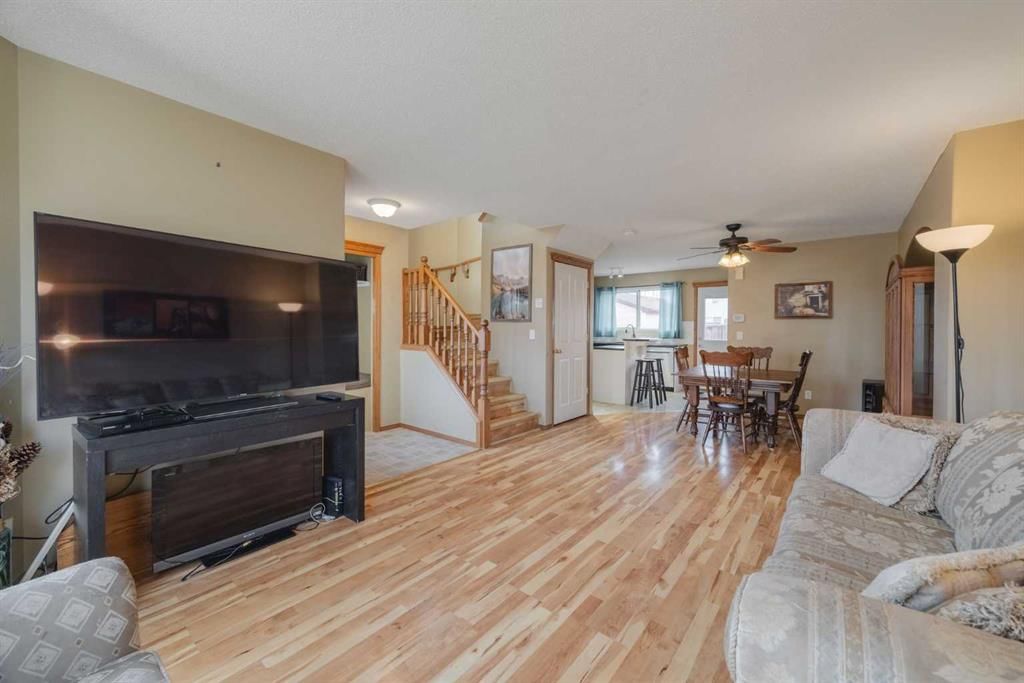276 Cramond Close SE, Calgary — photo 4 of 24