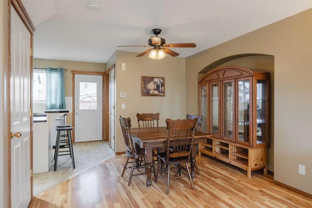 276 Cramond Close SE, Calgary — photo 5 of 24