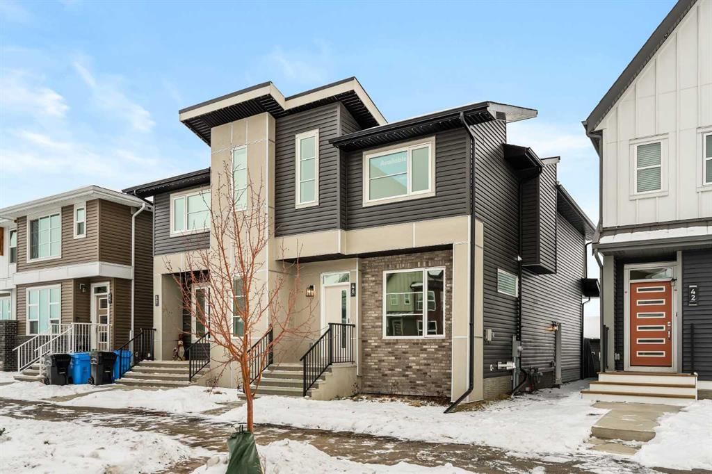 46 Starling Boulevard NW, Calgary — main listing photo