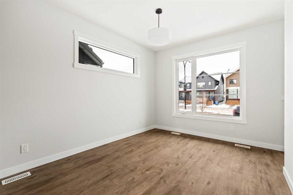46 Starling Boulevard NW, Calgary — photo 4 of 35