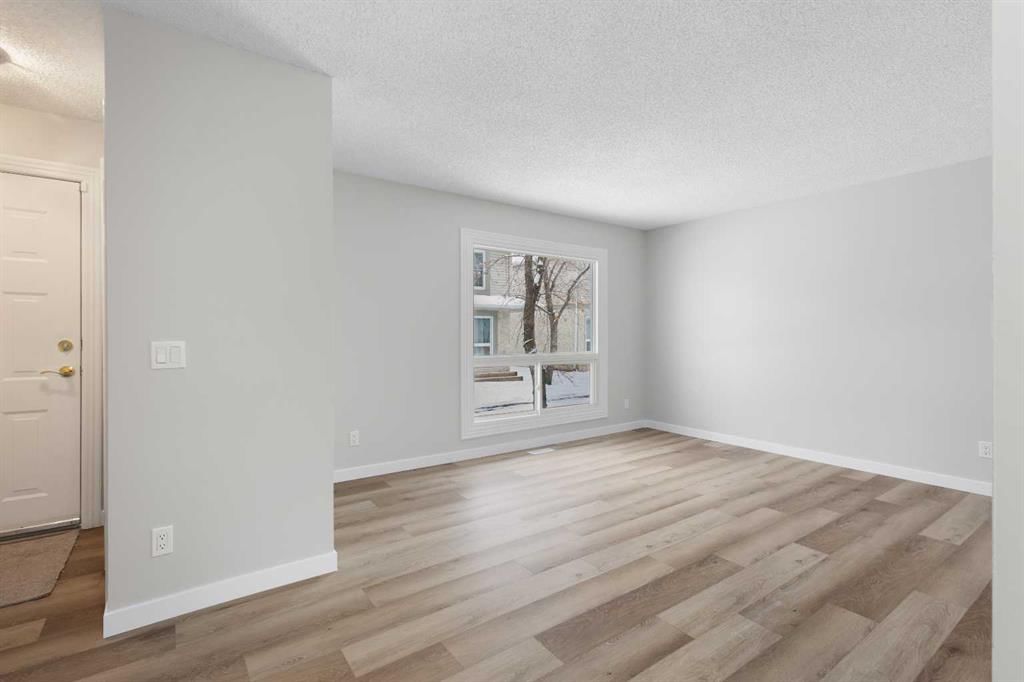 129 Deer Ridge Lane SE, Calgary — photo 4 of 33