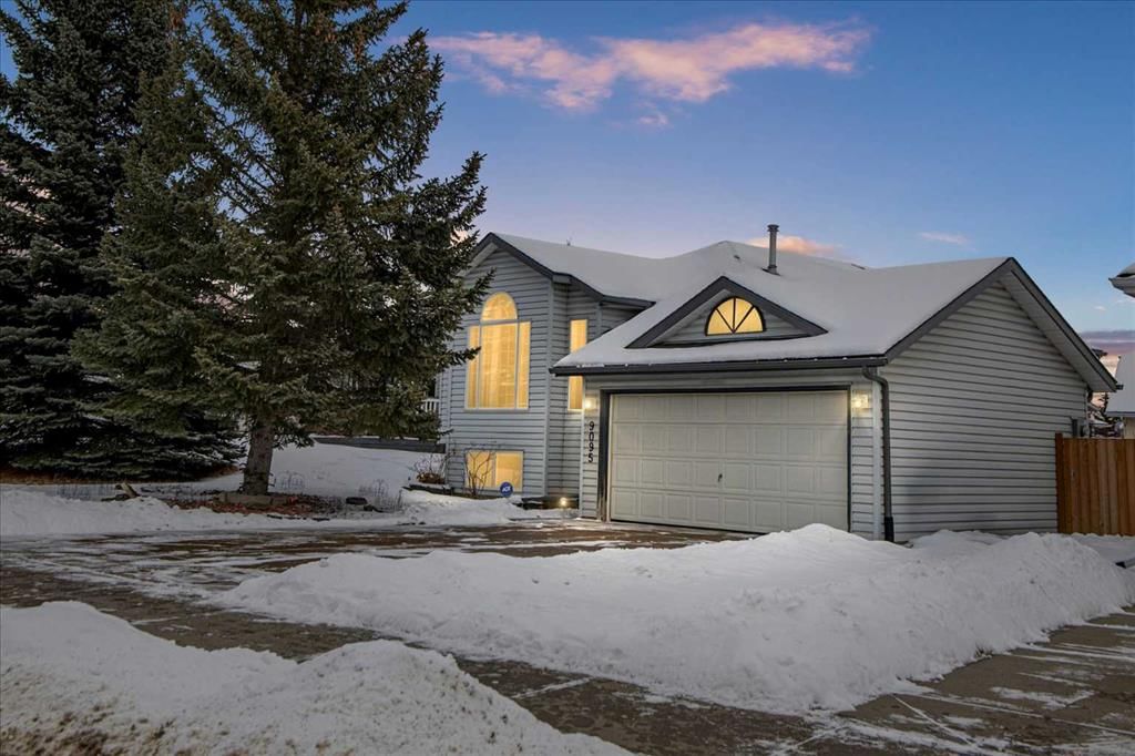 9095 Scurfield Drive NW, Calgary — main listing photo