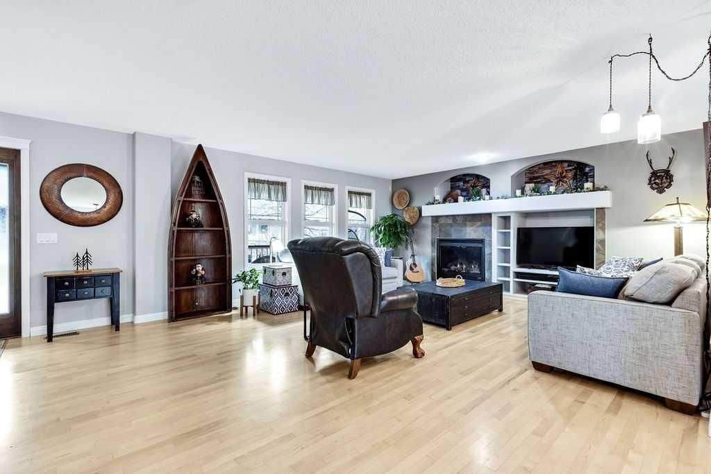 208 Prestwick Manor SE, Calgary — photo 4 of 25