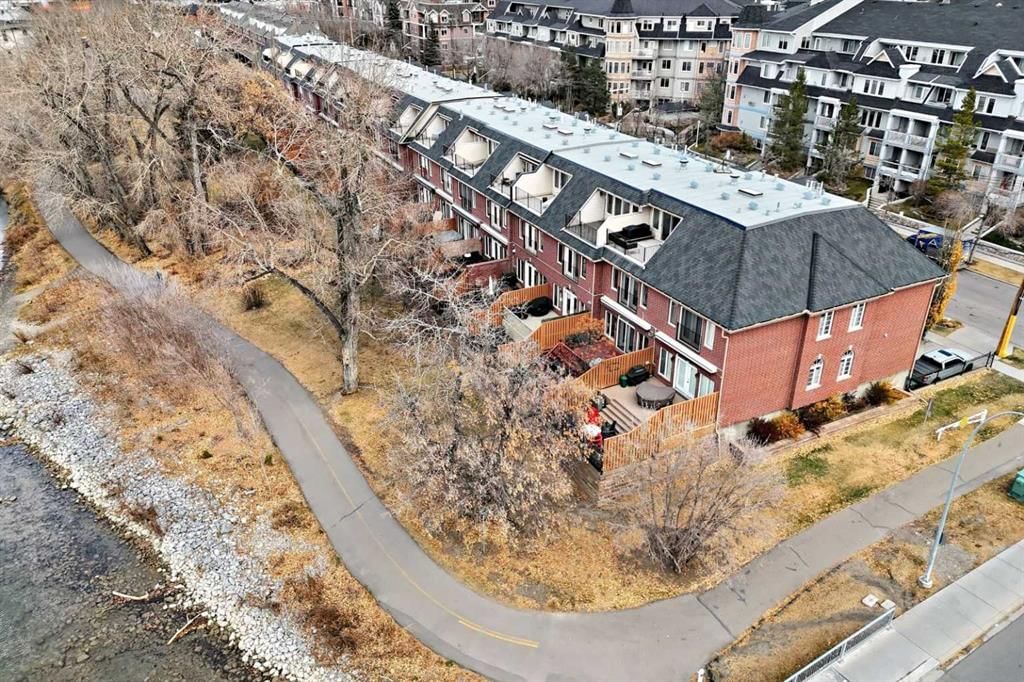 2431 Erlton Street SW, Calgary — photo 4 of 50