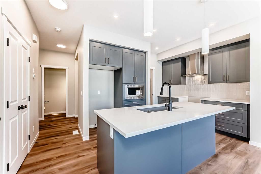 43 Bartlett Row SE, Calgary — photo 3 of 41