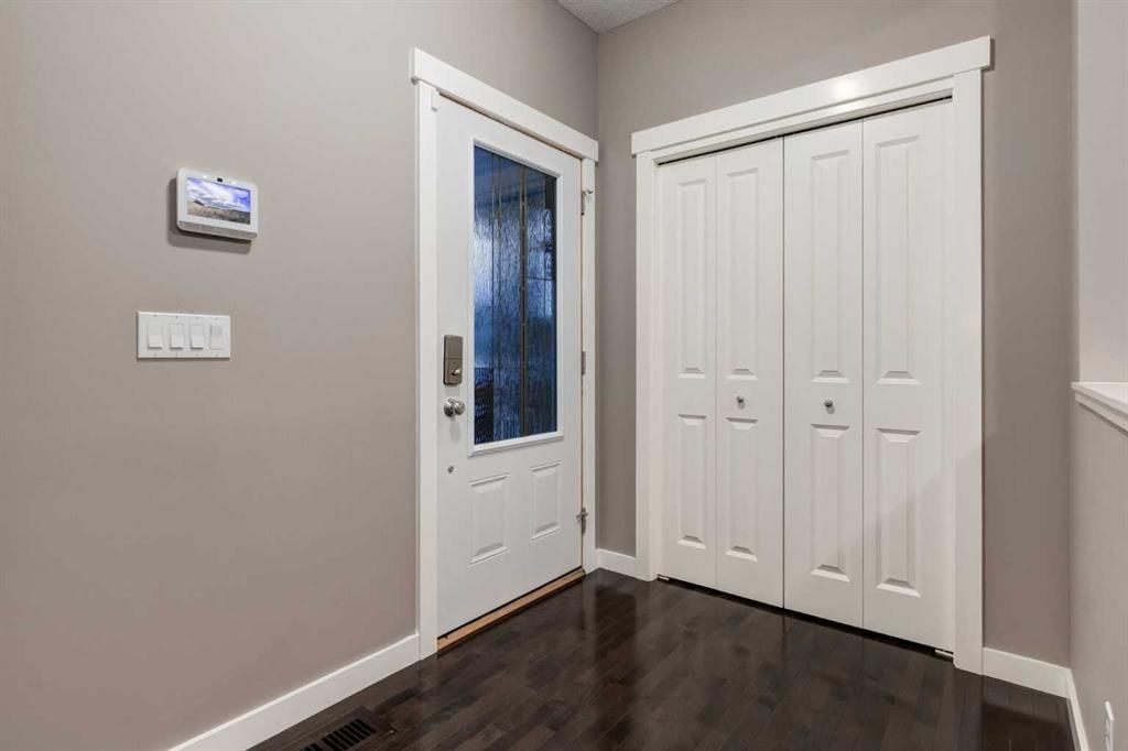 106 SILVERADO SKIES Drive SW, Calgary — photo 4 of 44