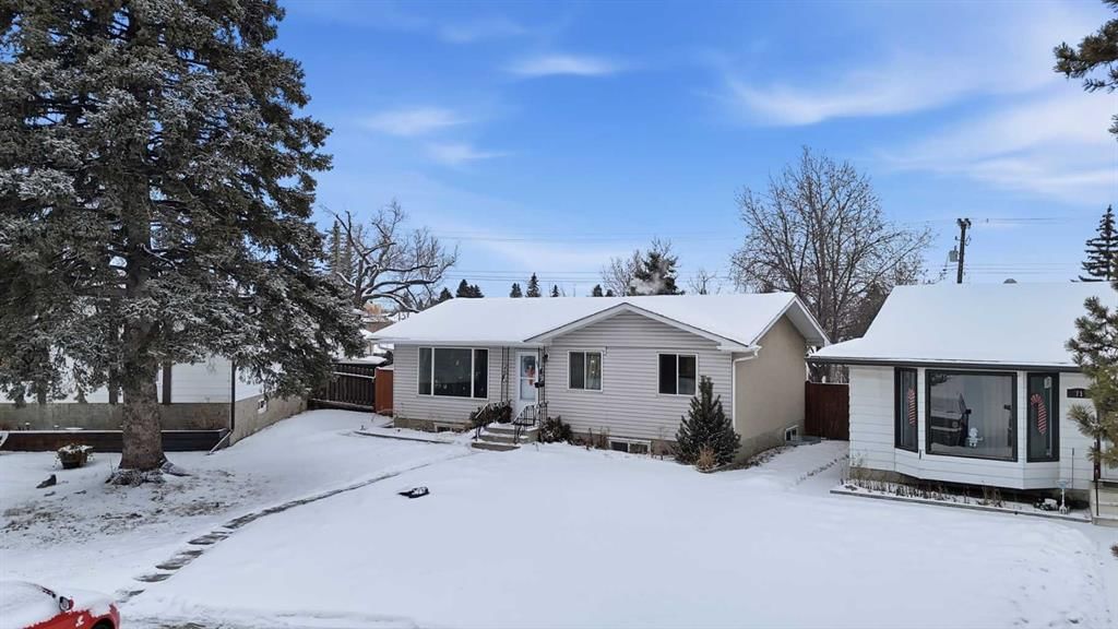 67 Margate Place NE, Calgary — photo 3 of 48