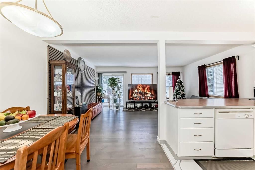 109 Millview Square SW, Calgary — photo 4 of 41