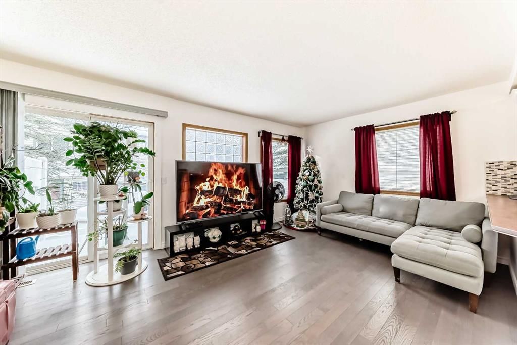109 Millview Square SW, Calgary — photo 5 of 41