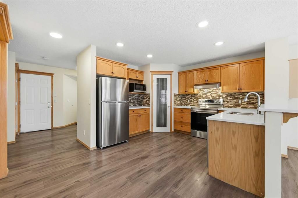 83 Taralea Crescent NE, Calgary — photo 3 of 38