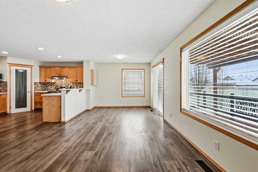 83 Taralea Crescent NE, Calgary — photo 5 of 38
