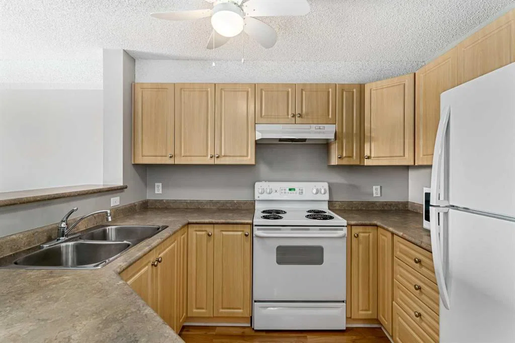 1331, 8810 Royal Birch Boulevard NW, Calgary — photo 5 of 34