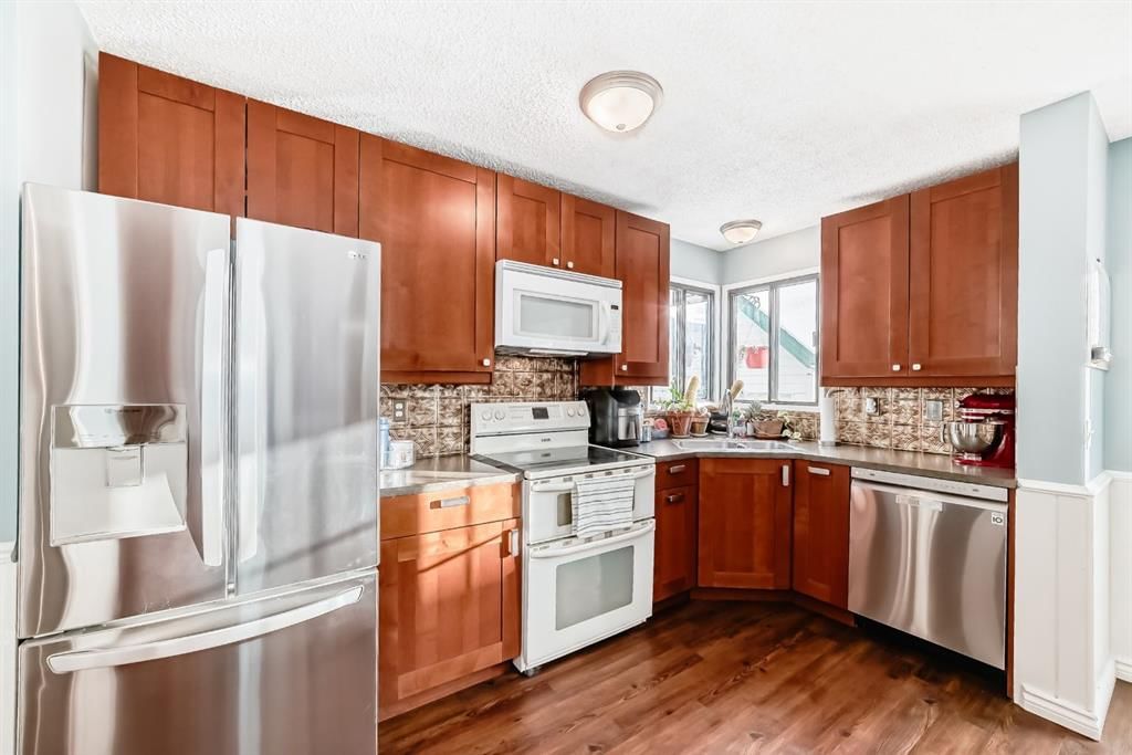 35 Macewan Drive NW, Calgary — photo 2 of 37
