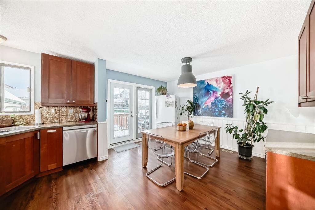 35 Macewan Drive NW, Calgary — photo 4 of 37