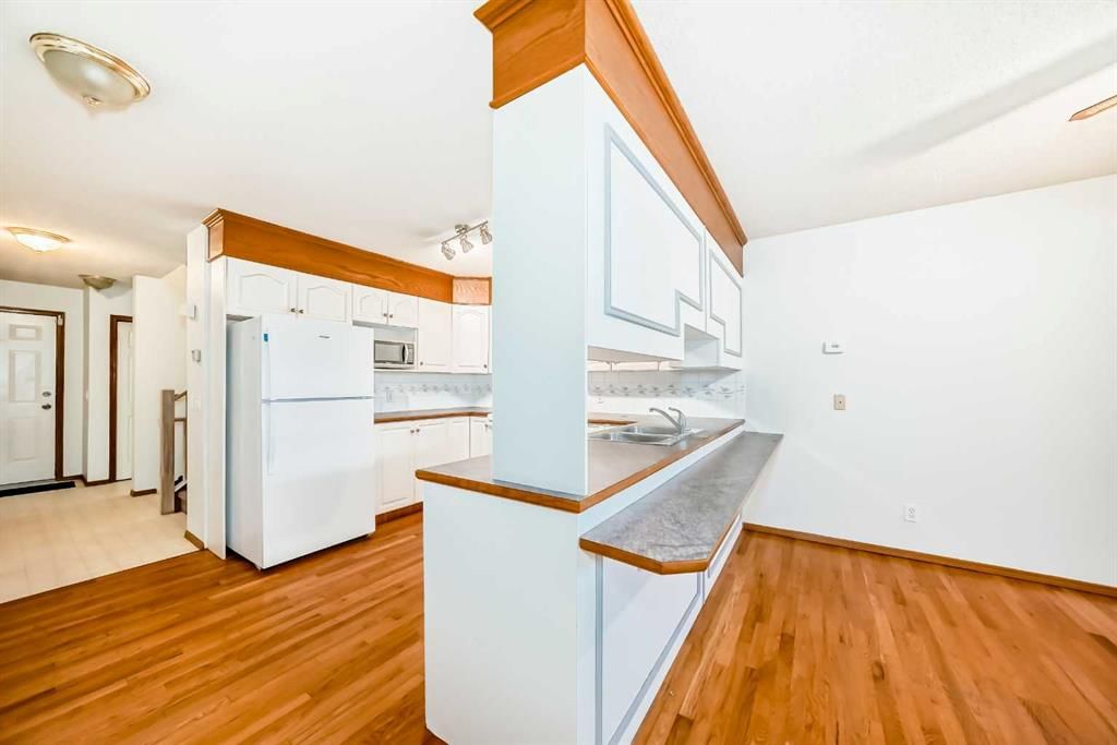 2,3, 642 Mcdougall Road NE, Calgary — photo 5 of 36