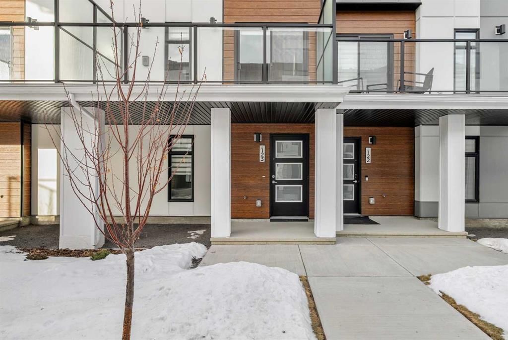 123, 8235 8 Avenue SW, Calgary — main listing photo