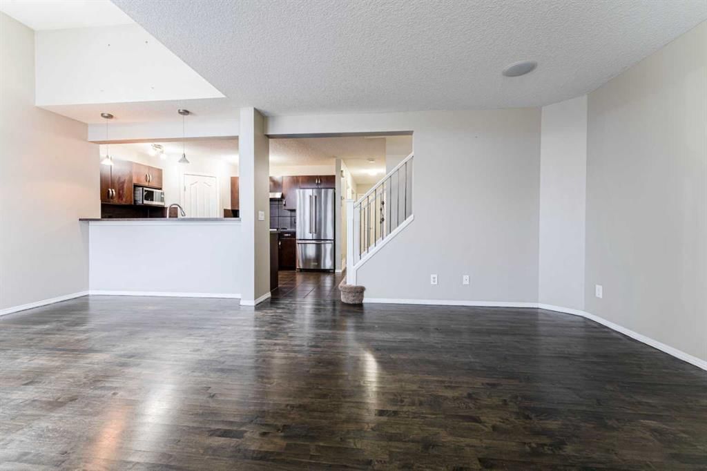 20 Bridlecrest Court SW, Calgary — photo 4 of 50