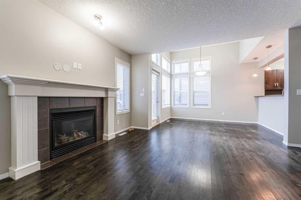 20 Bridlecrest Court SW, Calgary — photo 5 of 50