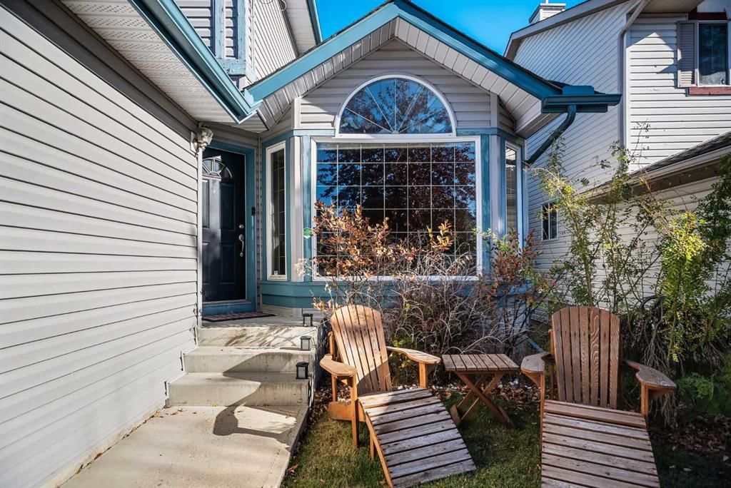 113 Somerside Green SW, Calgary — photo 2 of 50