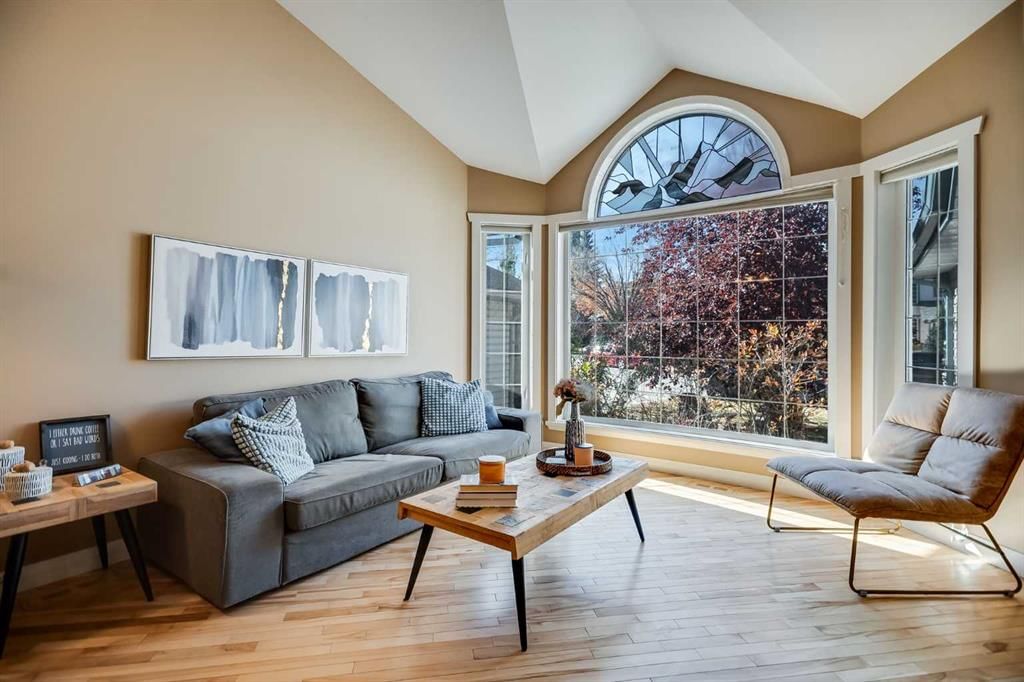 113 Somerside Green SW, Calgary — photo 5 of 50