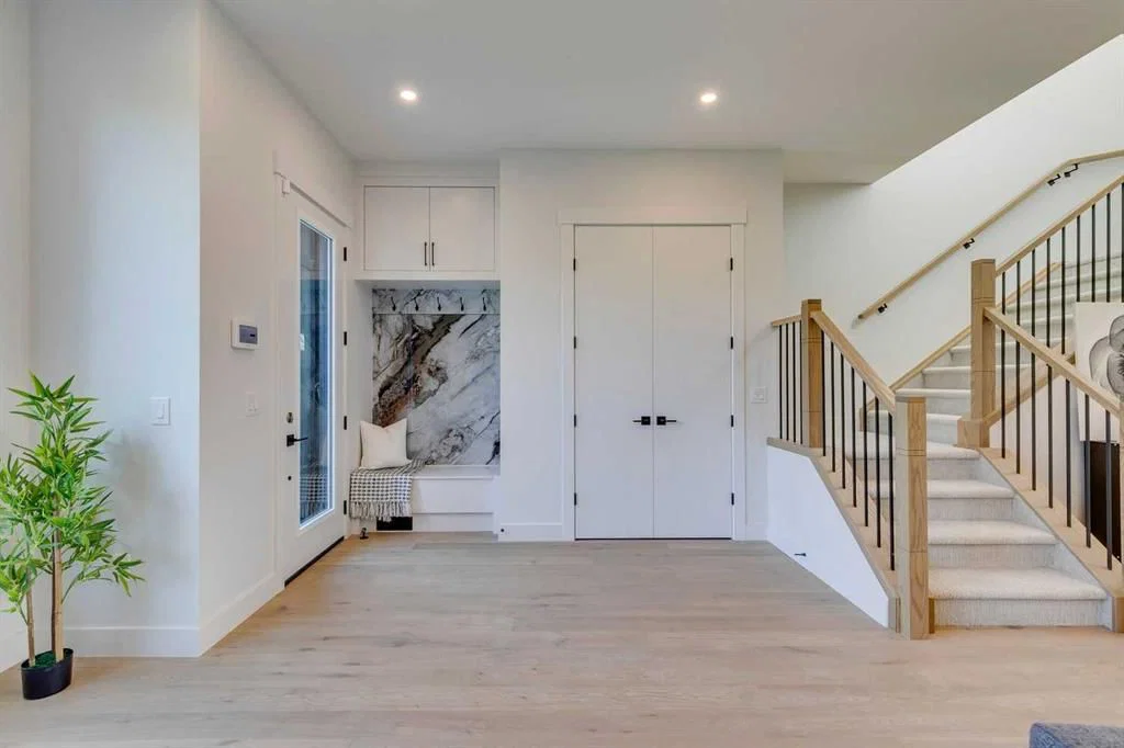 2013 23 Avenue NW, Calgary — photo 3 of 50