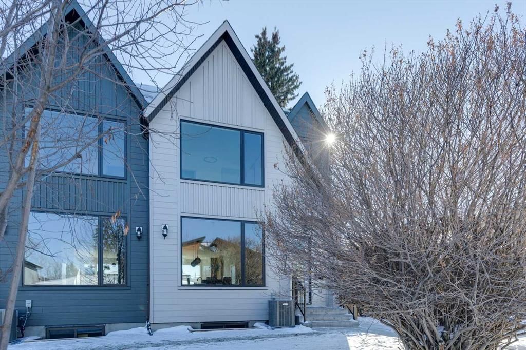 2015 23 Avenue NW, Calgary — photo 2 of 50