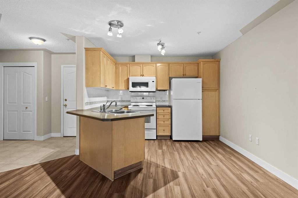 101, 345 Rocky Vista Park NW, Calgary — photo 5 of 26