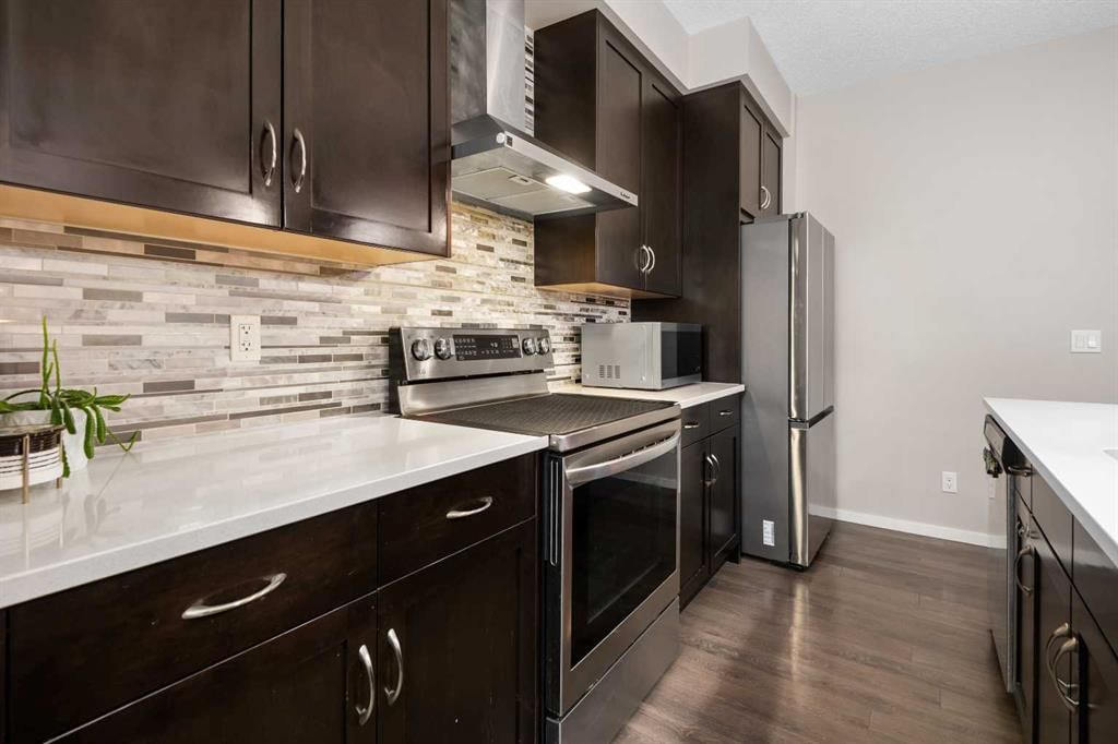 802 Walden Drive SE, Calgary — photo 5 of 39