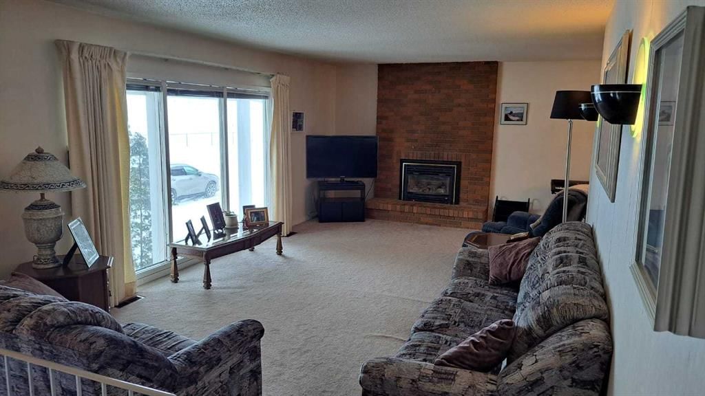 1356 Southdale Crescent SW, Calgary — photo 5 of 22