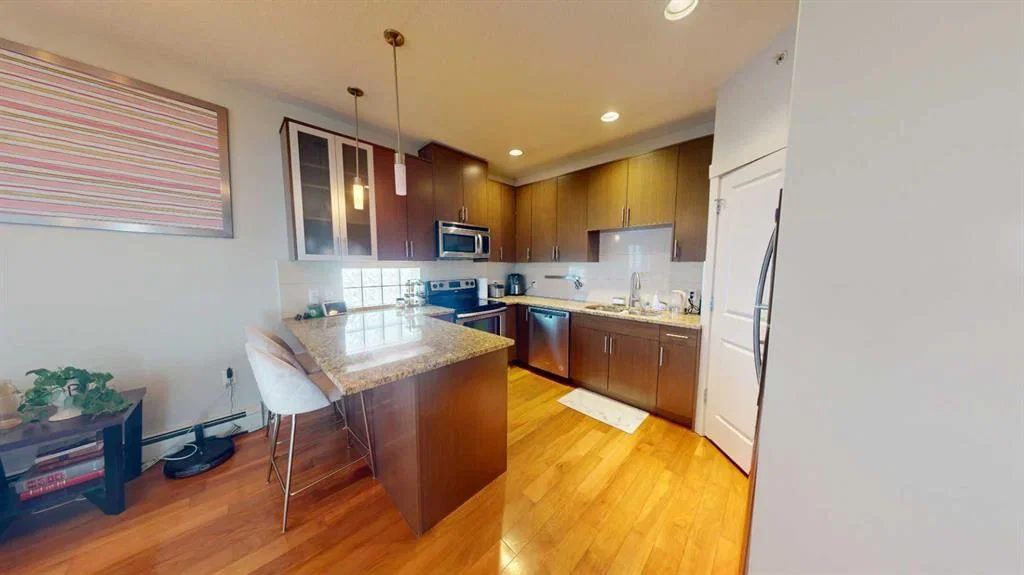 204, 4704 Stanley Road SW, Calgary — photo 4 of 19