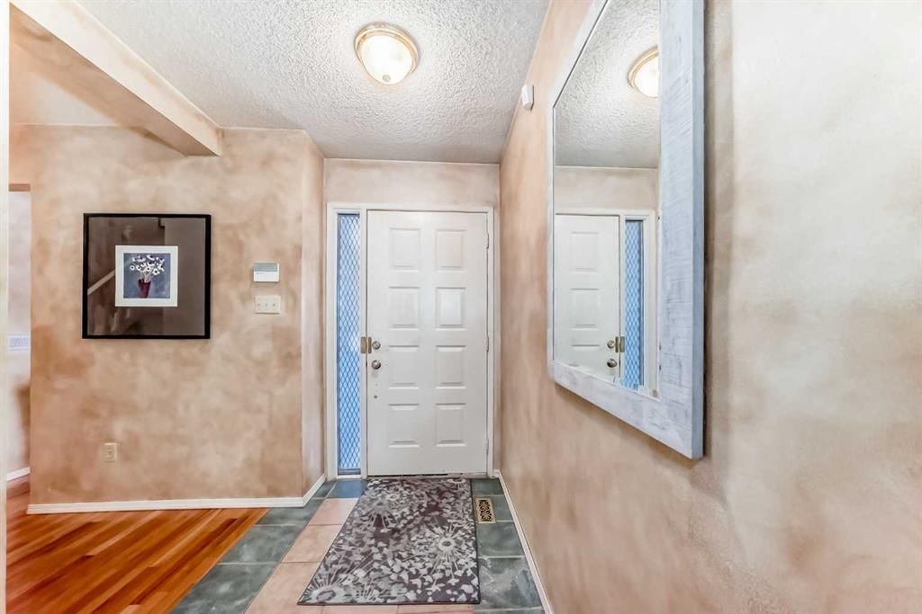 219 Point Mckay Terrace NW, Calgary — photo 3 of 43