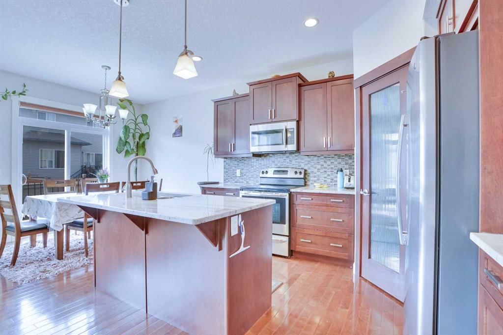 21 Saddlelake Gardens NE, Calgary — photo 3 of 39
