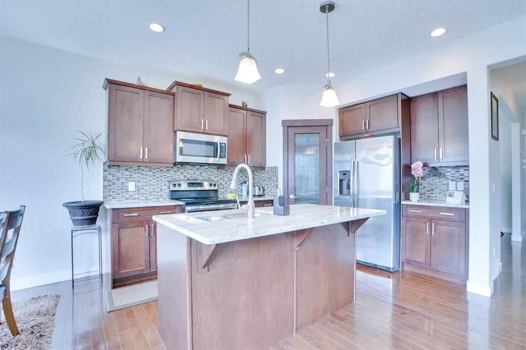 21 Saddlelake Gardens NE, Calgary — photo 5 of 39