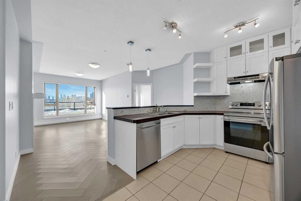 305, 35 Inglewood Park SE, Calgary — main listing photo
