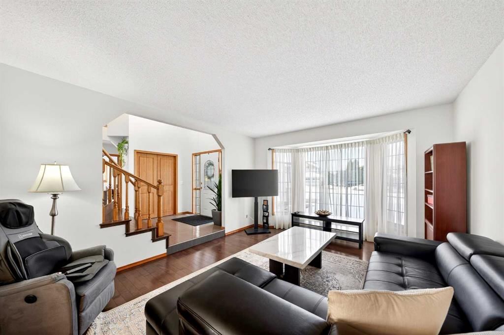 36 Edgevalley Place NW, Calgary — photo 2 of 50