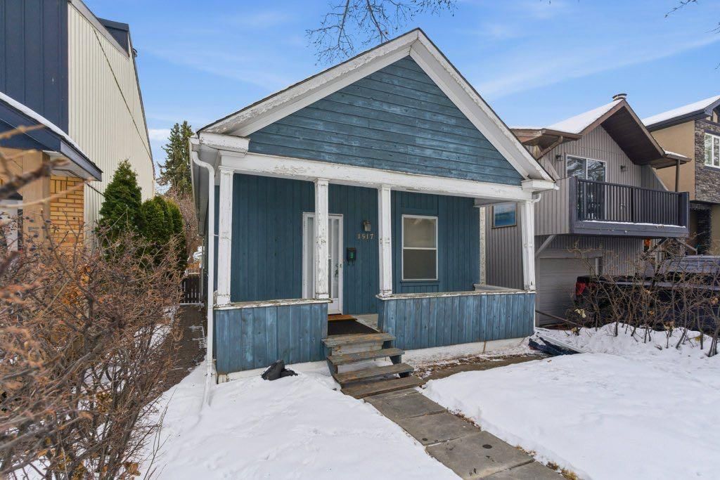 1517 19 Avenue NW, Calgary — photo 3 of 17