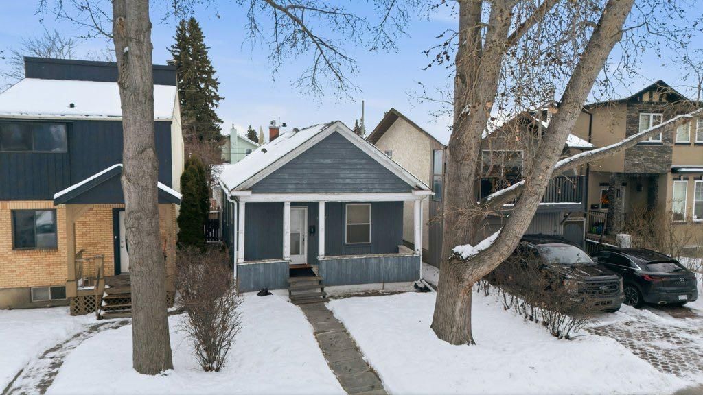1517 19 Avenue NW, Calgary — photo 4 of 17
