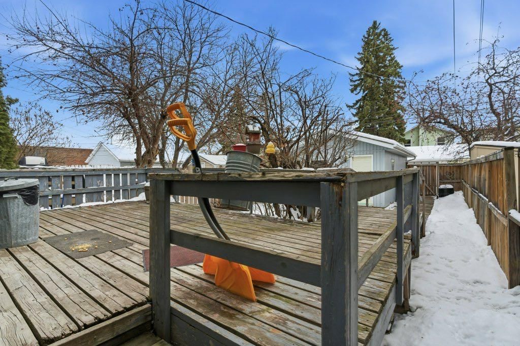 1517 19 Avenue NW, Calgary — photo 5 of 17