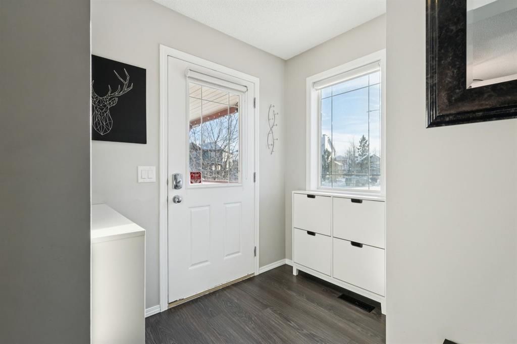 4 Copperfield Rise SE, Calgary — photo 4 of 44