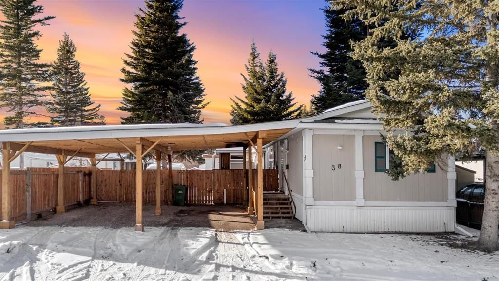 38, 3223 83 Street NW, Calgary — main listing photo