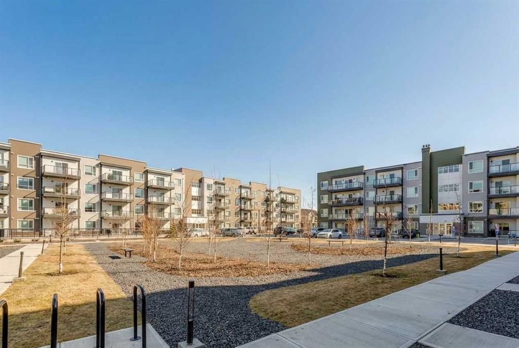3116, 33 Carringham Gate NW, Calgary — main listing photo
