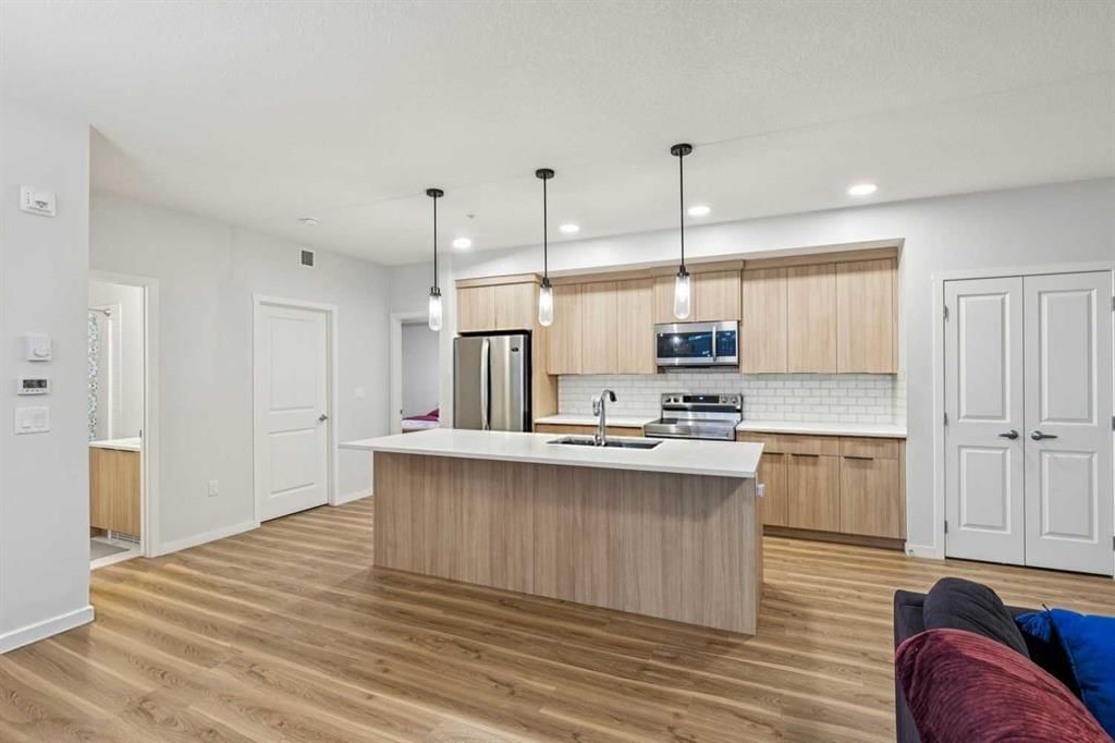 3116, 33 Carringham Gate NW, Calgary — photo 4 of 17
